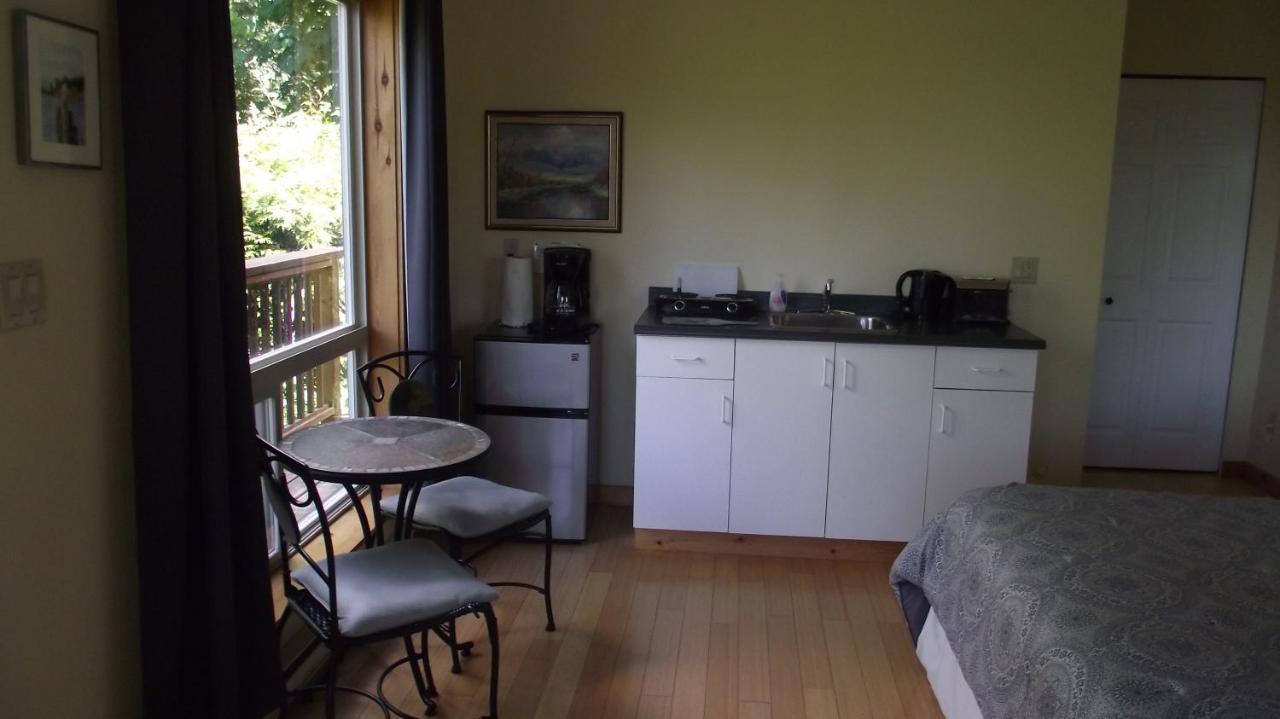 Secret Cove Cottage Suites Halfmoon Bay Exteriér fotografie