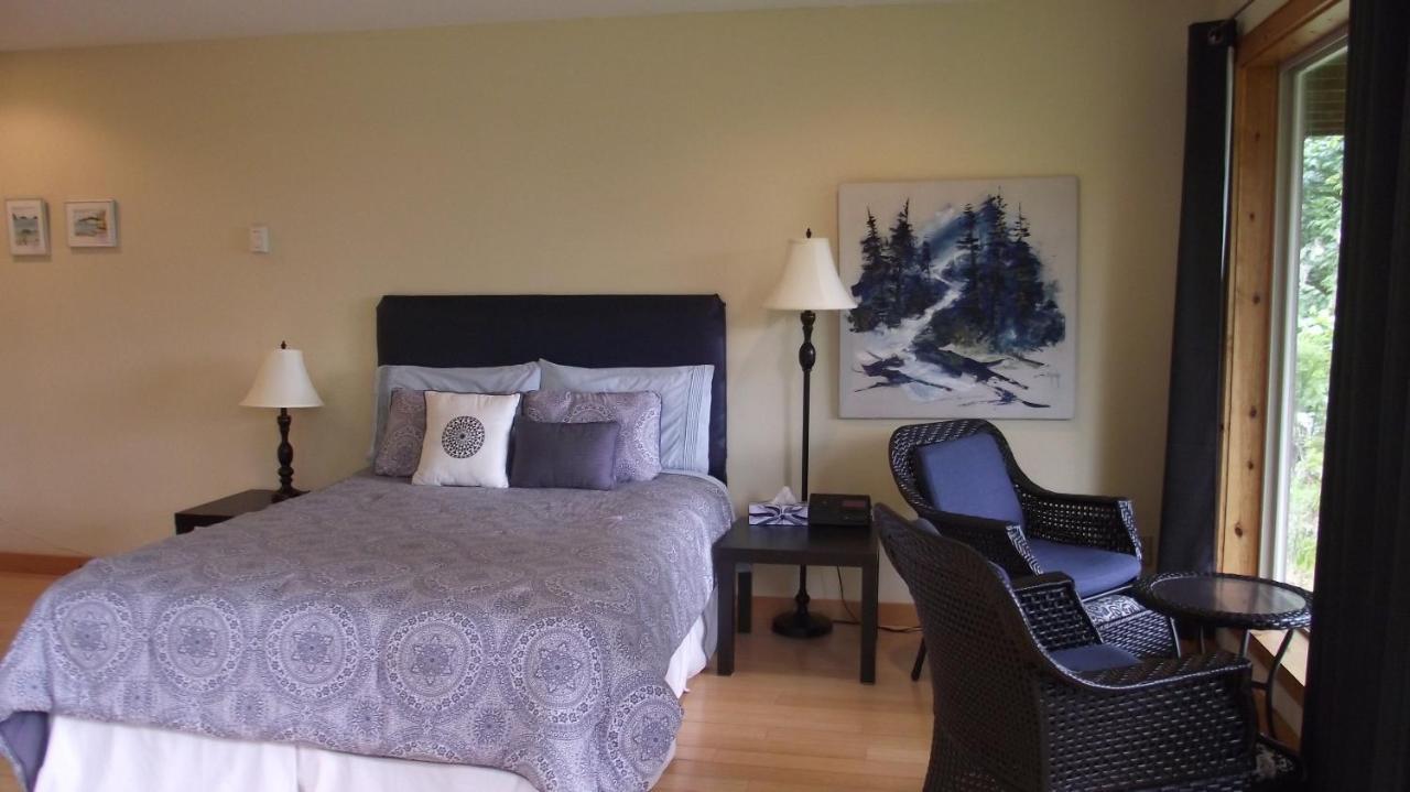 Secret Cove Cottage Suites Halfmoon Bay Exteriér fotografie